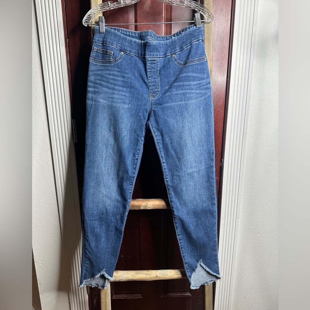 Chicos pull on tulip hem jegging